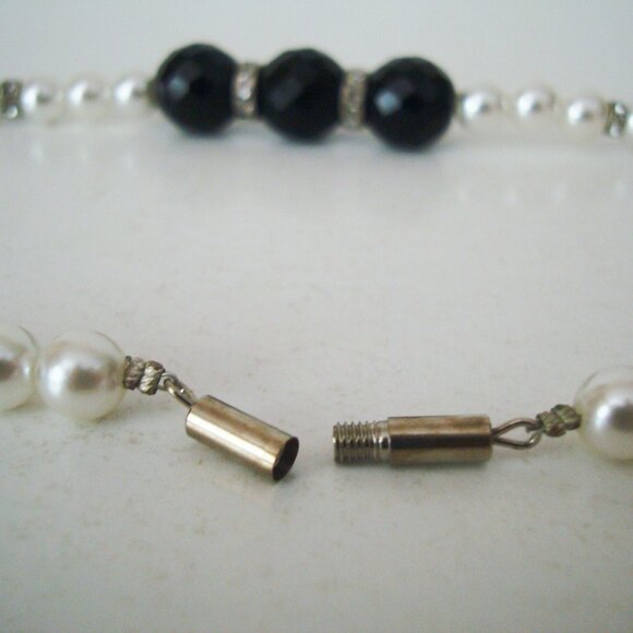 Earrings & Necklace Set Faux Pearls Black Beads Diamante Spacers Classic - Picture 5 of 8